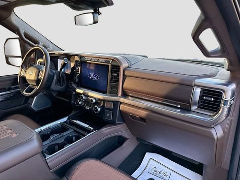 Used 2024 Ford F350 King Ranch w/ FX4 Off-Road Package image 31