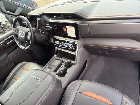 Used 2025 GMC Sierra 2500 AT4 w/ AT4 Premium Plus Package AWD/4WD image 17