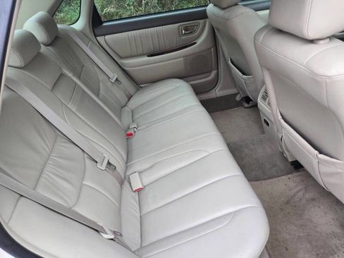 Used 2002 Toyota Avalon XLS image 15