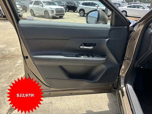 New 2025 Nissan Kicks SV w/ Interior Electronics Package image 11