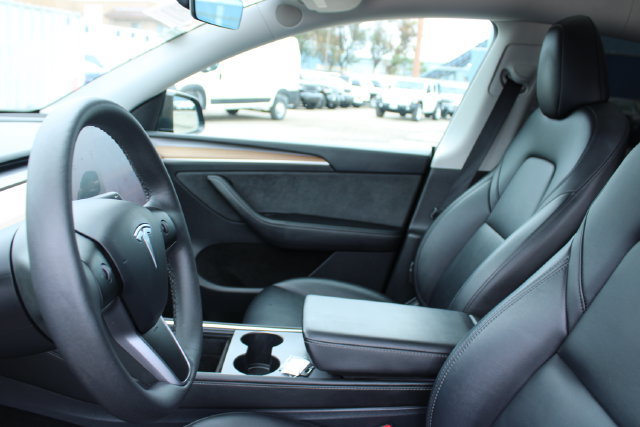 Used 2025 Tesla Model Y Long Range RWD image 25