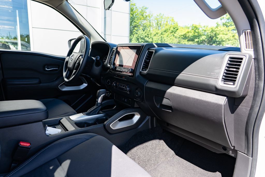 Used 2023 Nissan Frontier SV AWD/4WD image 30