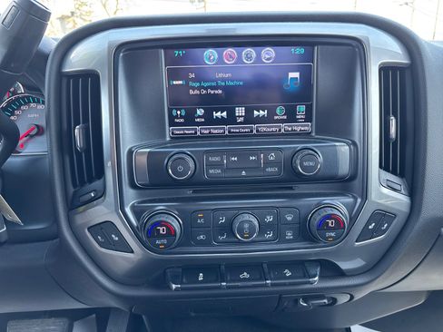 Used 2018 Chevrolet Silverado 1500 LT w/ All Star Edition image 33
