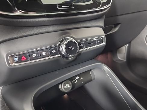 Certified 2023 Volvo XC40 Recharge Plus AWD/4WD image 27