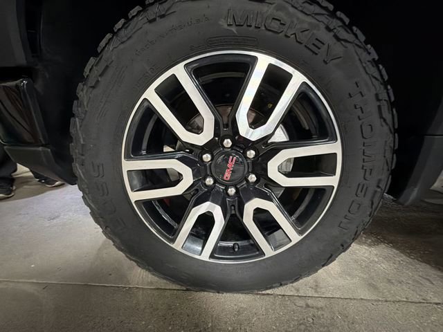 Used 2024 GMC Sierra 1500 AT4 w/ Technology Package AWD/4WD image 4