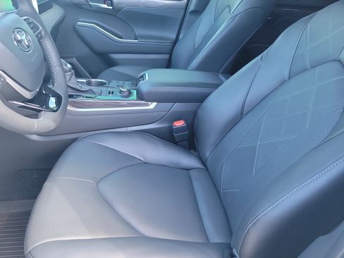 Used 2026 Toyota Highlander Platinum AWD/4WD image 20