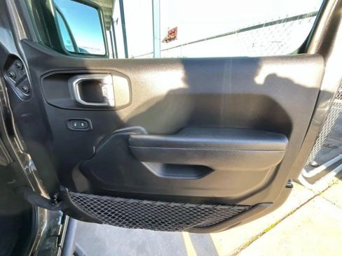 Used 2023 Jeep Wrangler Unlimited Sport AWD/4WD image 5
