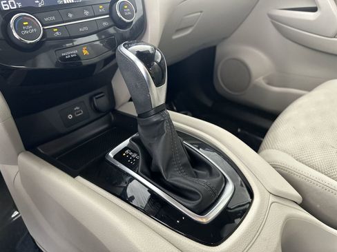 Used 2020 Nissan Rogue Sport SV FWD image 20