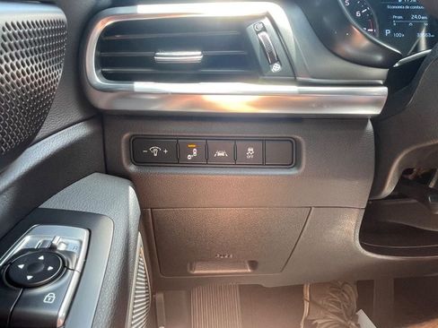 Used 2022 Kia Telluride LX AWD/4WD image 18