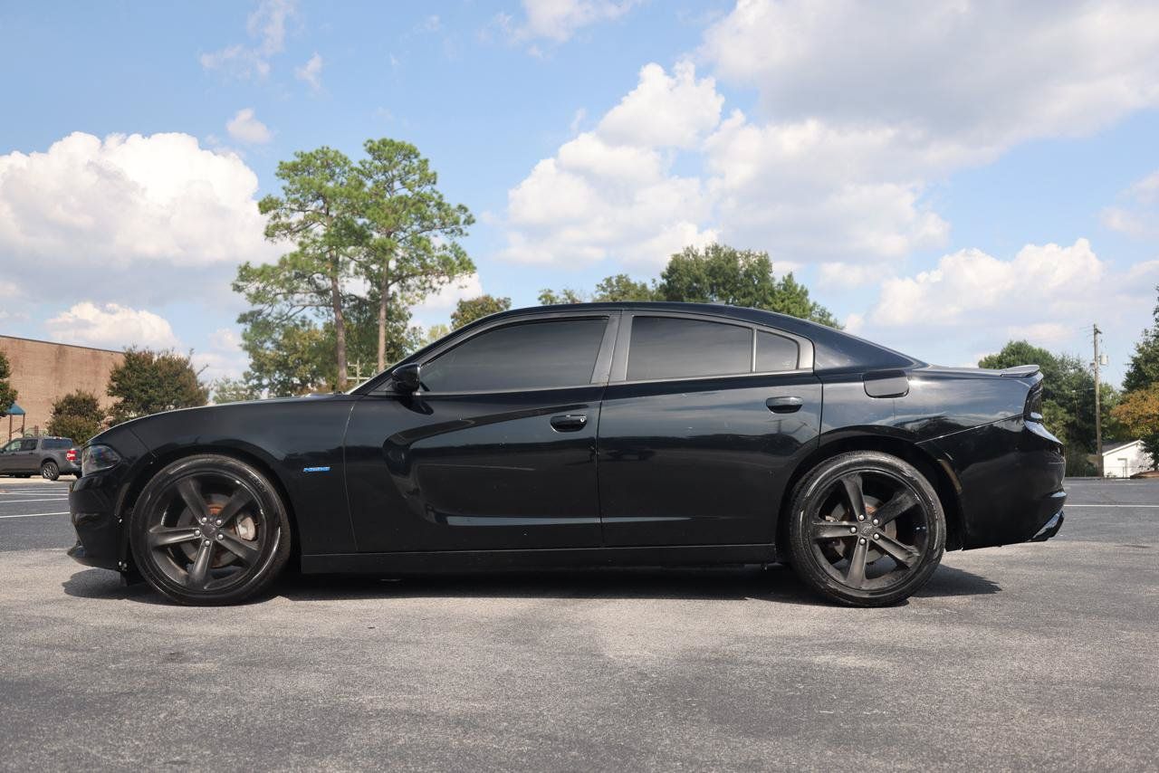 Used 2017 Dodge Charger R/T RWD image 2