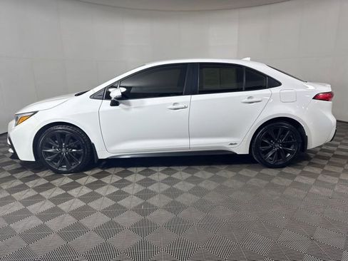 Used 2024 Toyota Corolla SE image 7