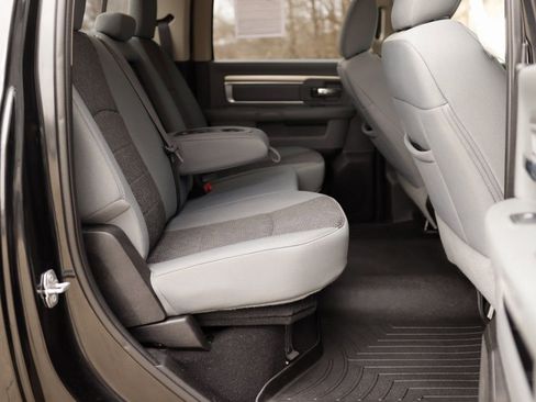 Used 2019 RAM 1500 Big Horn image 34