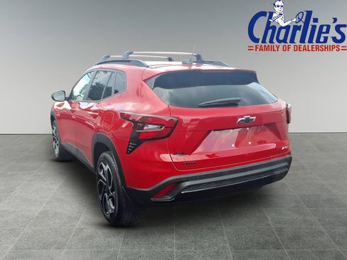 Used 2026 Chevrolet Trax RS FWD image 5