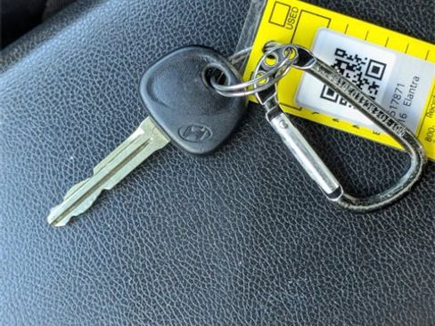 Used 2016 Hyundai Elantra SE w/ Option Group 02 image 30