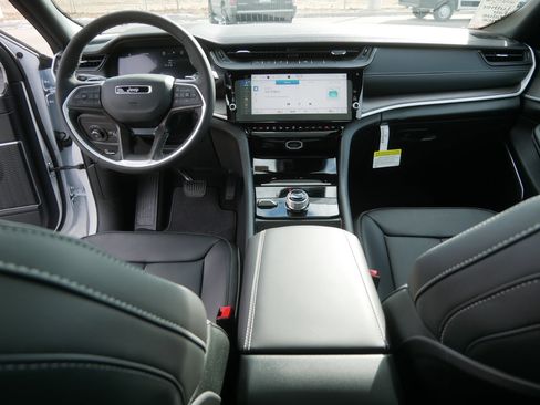 New 2026 Jeep Grand Cherokee Limited image 14