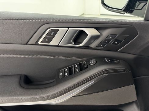 Used 2021 BMW X5 M50i image 27