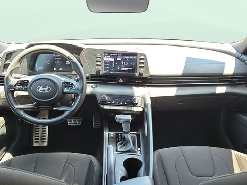 Certified 2025 Hyundai Elantra Sport FWD image 16