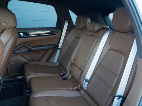 Certified 2023 Porsche Cayenne image 18