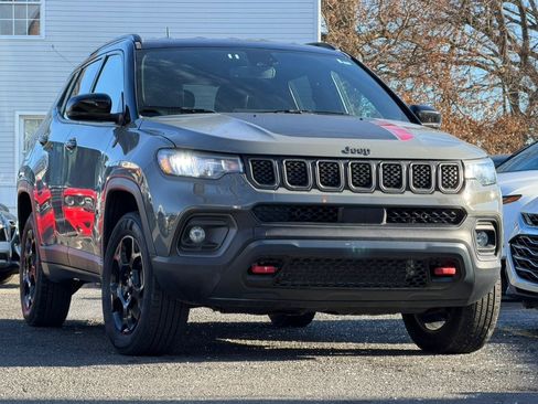 Used 2023 Jeep Compass Trailhawk image 4