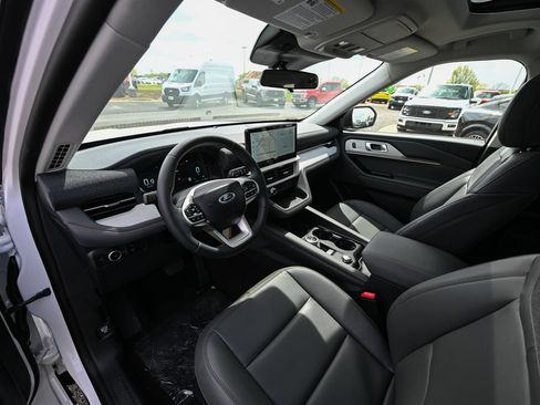 New 2026 Ford Explorer Active w/ Active Comfort Package AWD/4WD image 16