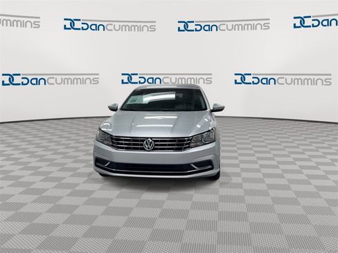 Used 2016 Volkswagen Passat 1.8T S image 3