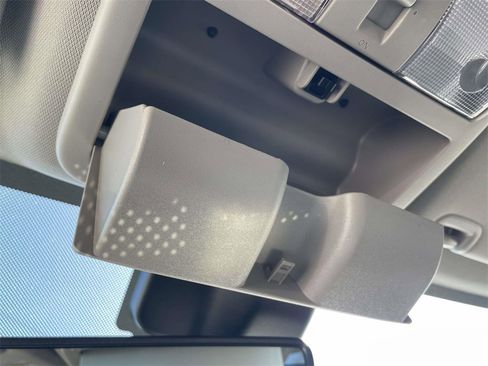 Used 2024 Nissan Frontier SL w/ Technology Package image 28