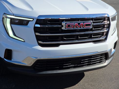 Used 2025 GMC Acadia Elevation image 6