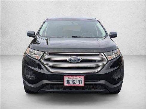 Used 2017 Ford Edge SE FWD image 2