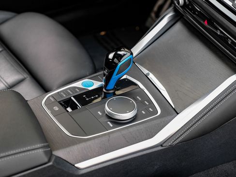 Used 2022 BMW i4 eDrive40 w/ M Sport Package RWD image 23