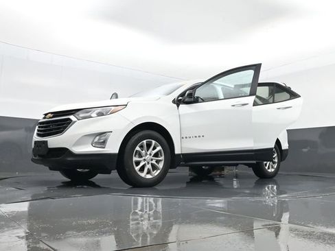 Used 2021 Chevrolet Equinox LS w/ LS Convenience Package AWD/4WD image 31