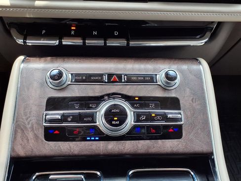 Used 2023 Lincoln Aviator Grand Touring w/ Equipment Group 301A AWD/4WD image 13