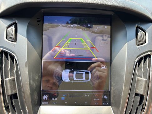 Used 2017 Ford Focus SE FWD image 22