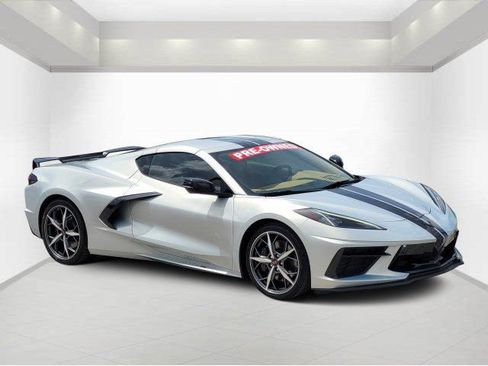 Used 2021 Chevrolet Corvette Stingray Premium Cpe w/ Z51 Performance Package RWD image 1