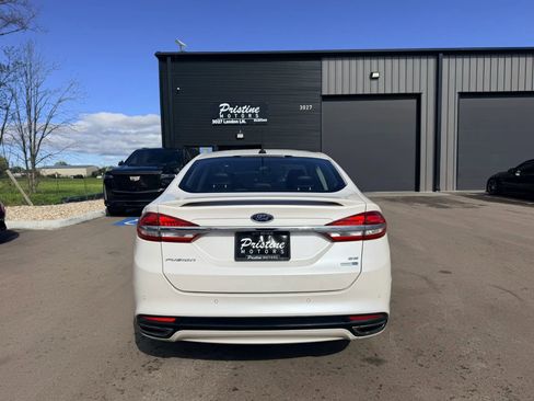 Used 2018 Ford Fusion SE w/ Equipment Group 201A image 5