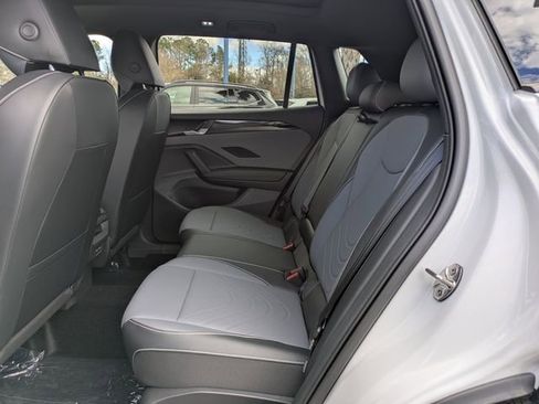 New 2026 Volkswagen Tiguan SE R-Line AWD/4WD image 14