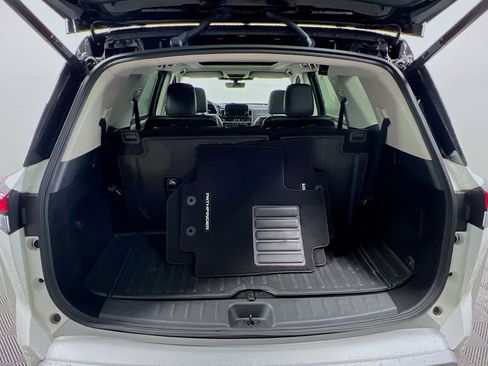 Used 2023 Nissan Pathfinder Platinum image 26