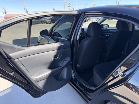 Used 2023 Nissan Sentra SV image 8