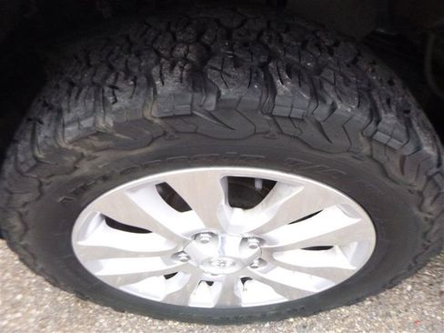 Used 2014 Toyota Sequoia Platinum image 28