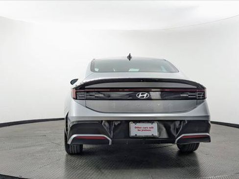 Used 2025 Hyundai Sonata SEL FWD image 7