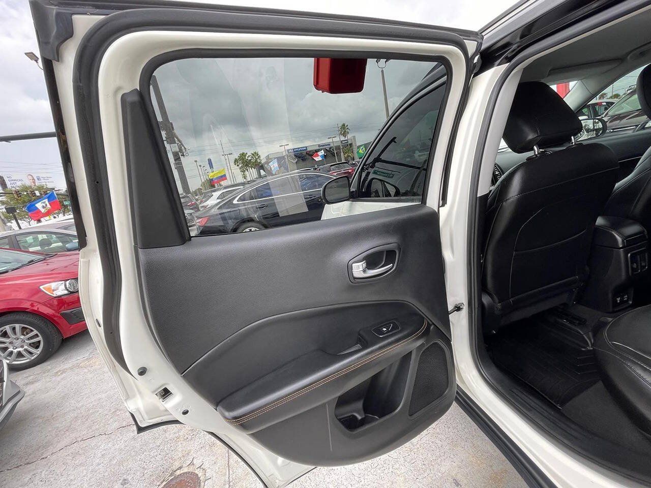 Used 2020 Jeep Compass Limited AWD/4WD image 13