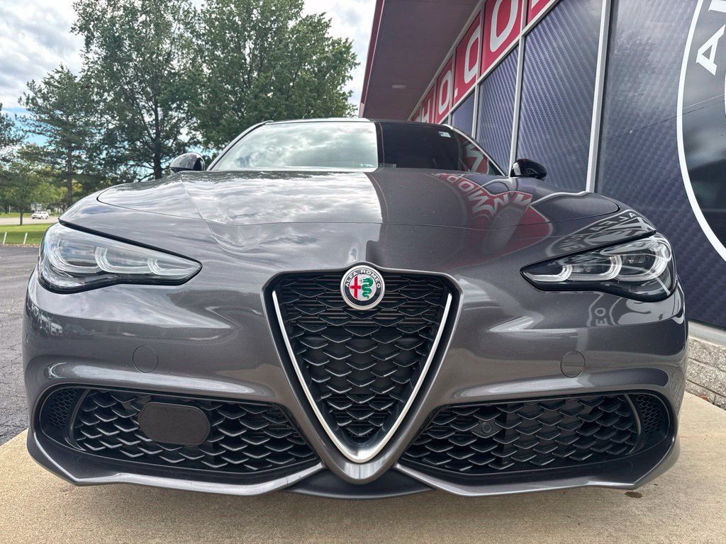 Used 2024 Alfa Romeo Giulia Ti w/ Active Assist Plus Package AWD/4WD image 8