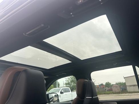 Used 2023 Lincoln Navigator Reserve RWD image 9