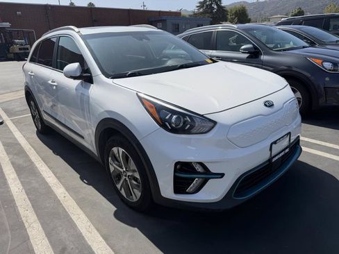 Used 2020 Kia Niro EX Premium w/ Cold Weather Package FWD image 1