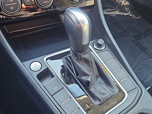 Used 2021 Volkswagen Jetta SEL Premium FWD image 31