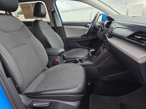 Used 2022 Volkswagen Taos SE w/ Panoramic Sunroof Package image 25