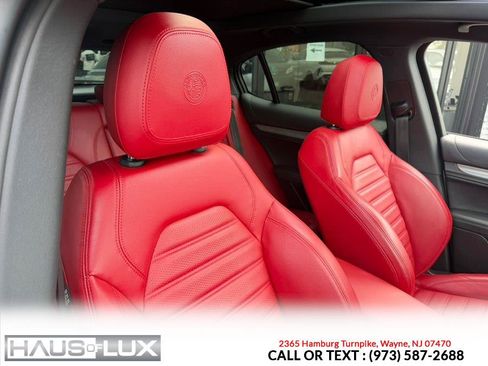 Used 2024 Alfa Romeo Stelvio Veloce AWD/4WD image 2