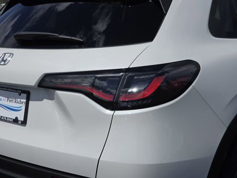 Used 2026 Honda HR-V LX image 11