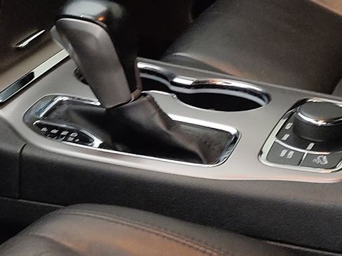 Used 2021 Jeep Grand Cherokee Limited image 26