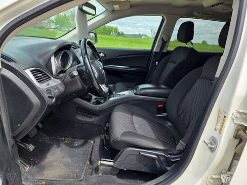 Used 2019 Dodge Journey SE w/ Connectivity Group FWD image 18
