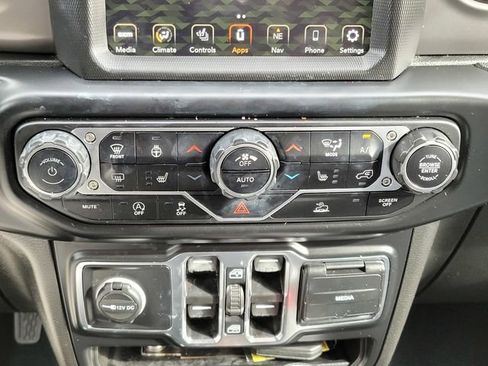 Used 2022 Jeep Wrangler Unlimited Sport image 21